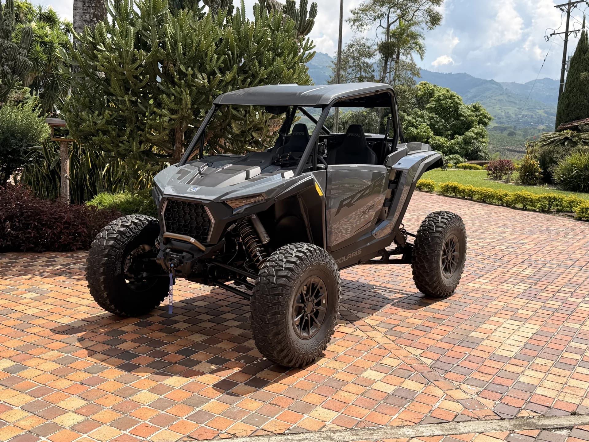 El Polaris Ranger 1000 Premium listo en Catleya Royal Club